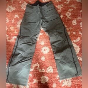 Norrøna Lofoten GORE-TEX Pro Pants – Men’s Medium Ski Pants – Castor Grey